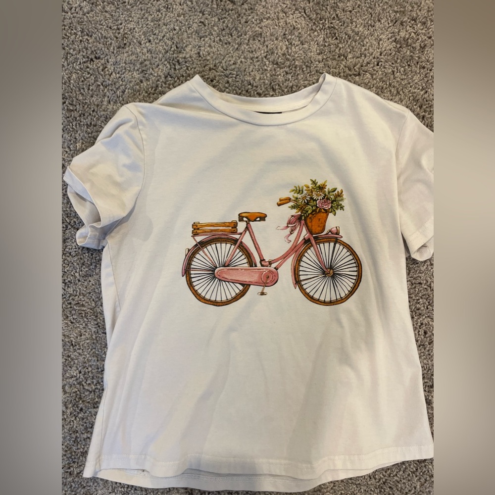 graphic tee!